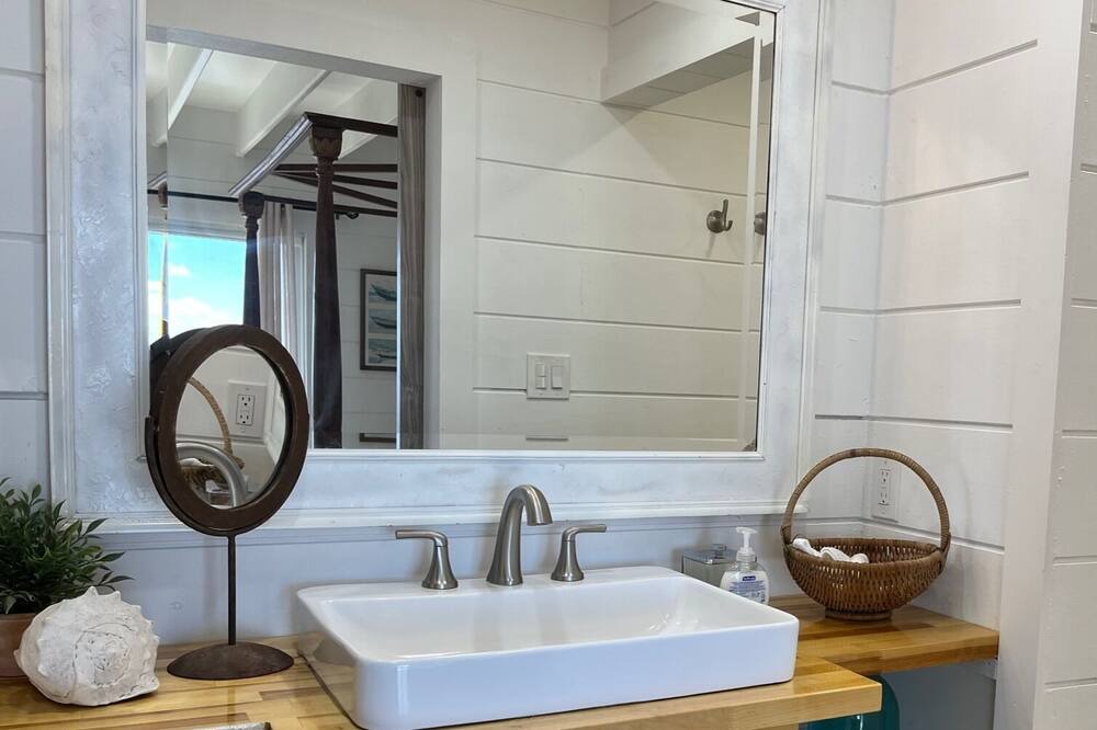 Photo of Bathroom in Estate Contant