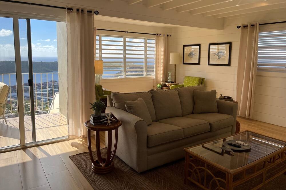 Photo of Livingroom in Estate Contant