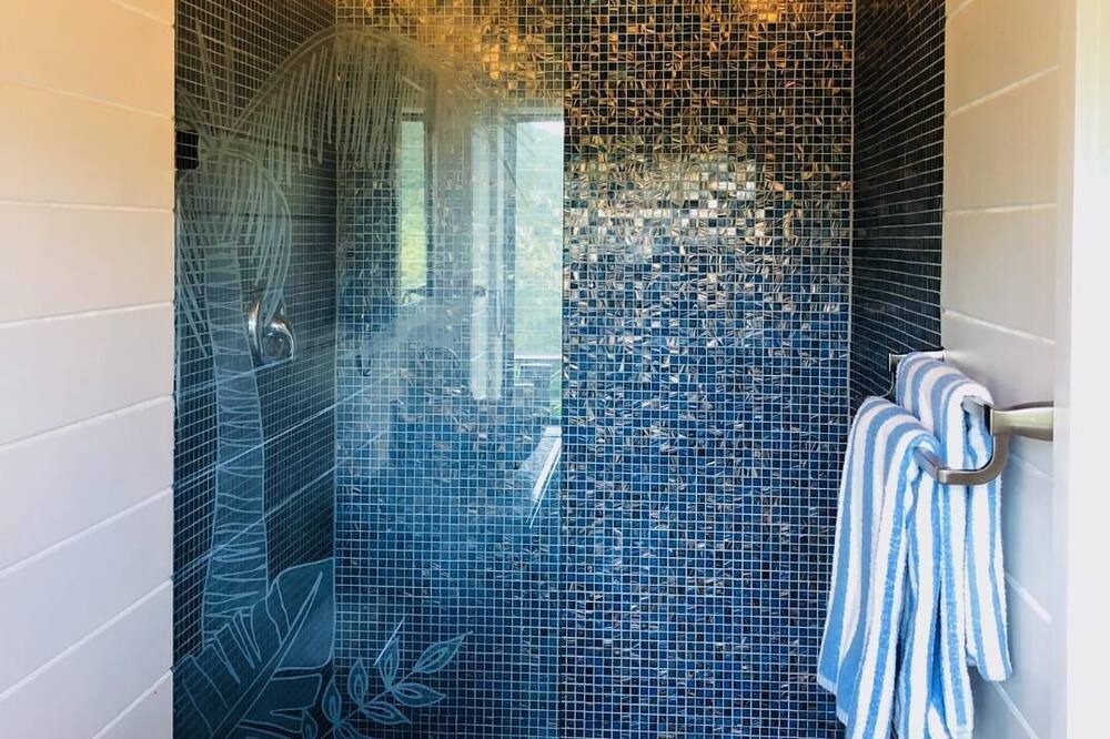 Photo of Bathroom in Rendezvous Bay