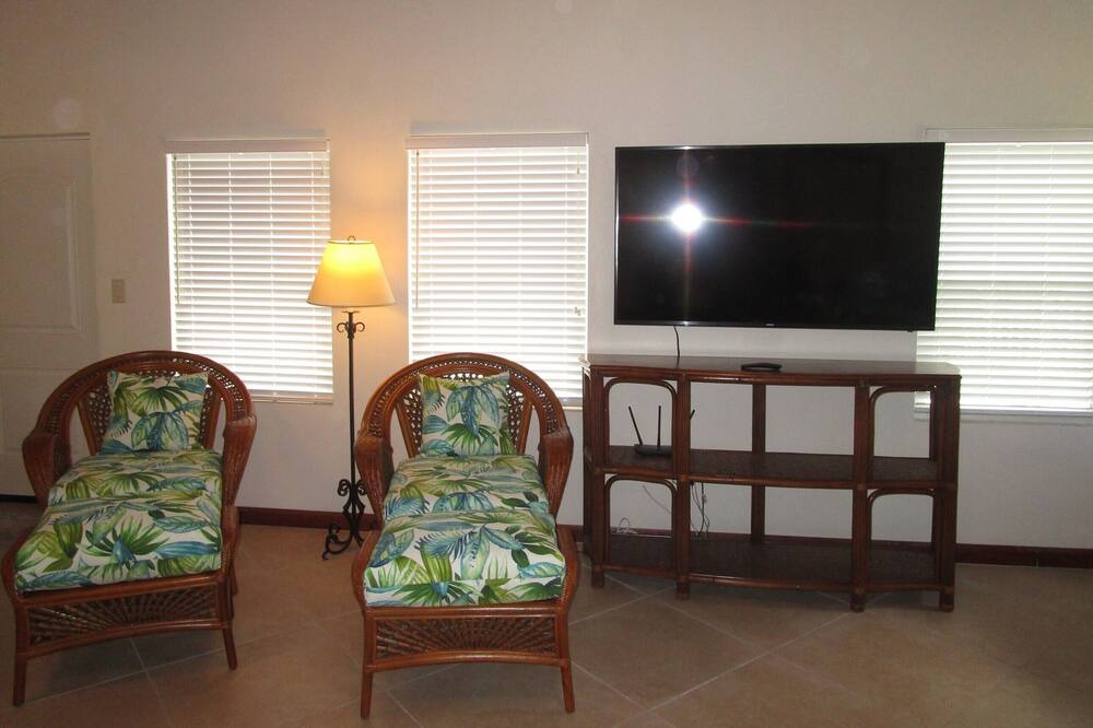 Photo of Livingroom in Maho Bay Quarter