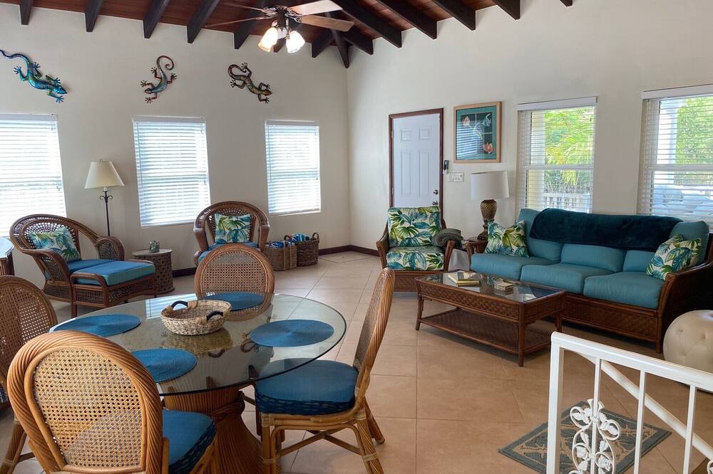 Photo of Livingroom in Maho Bay Quarter