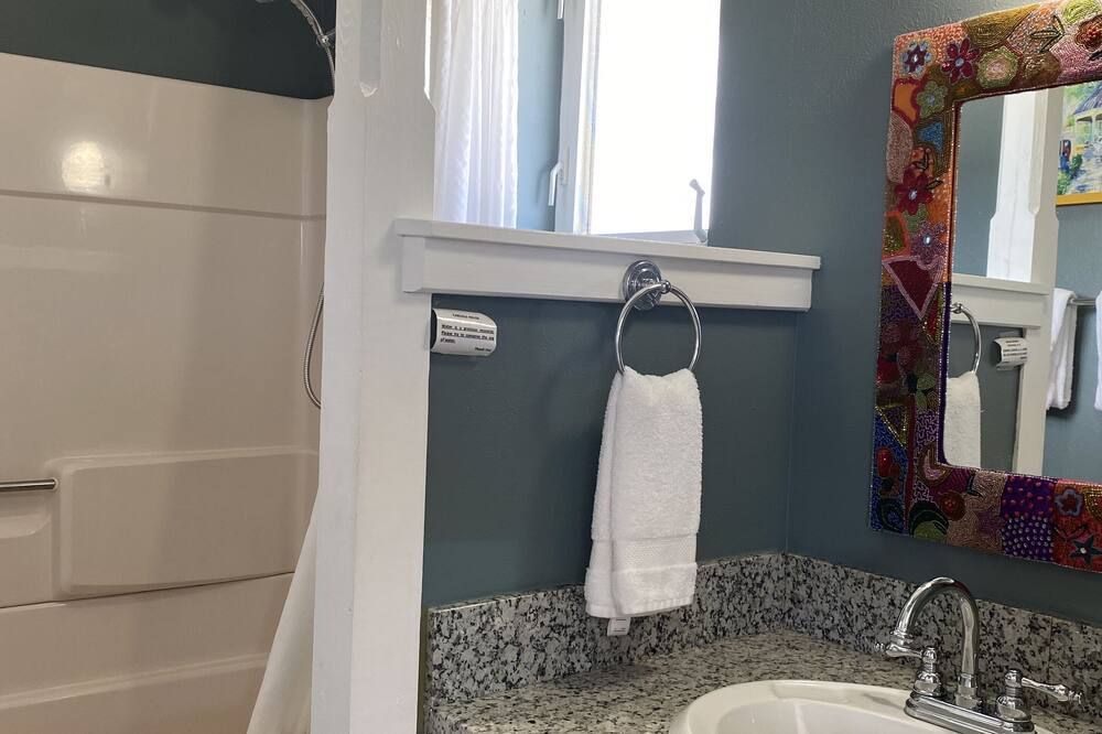 Photo of Bathroom in Slob