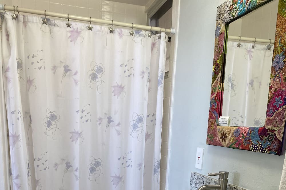 Photo of Bathroom in Slob