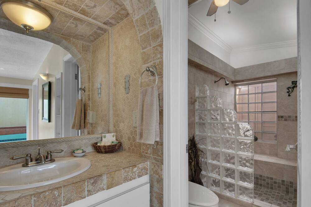 Photo of Bathroom in Red Hook