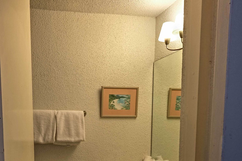 Photo of Bathroom in Bolongo Bay