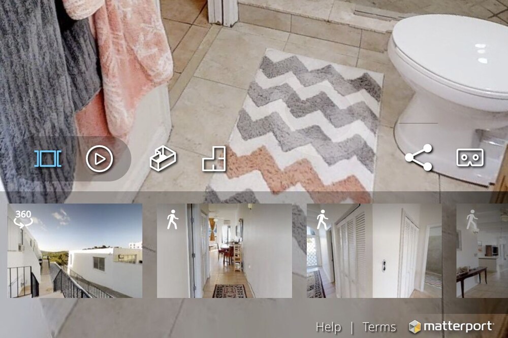 Photo of Bathroom in Estate Hermon Hill