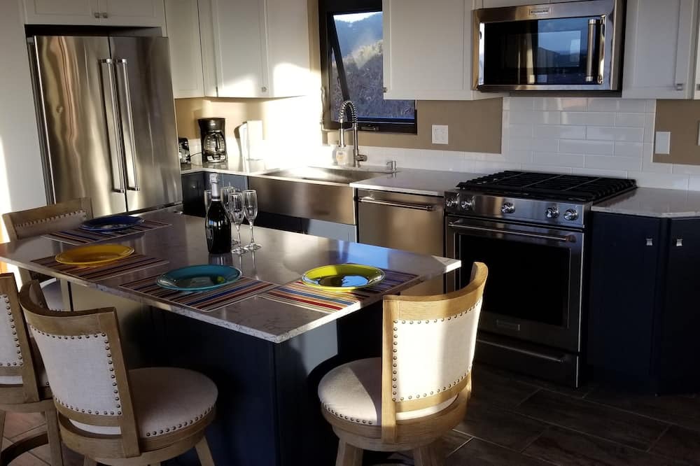 Photo of Kitchen in Seagrape Hill