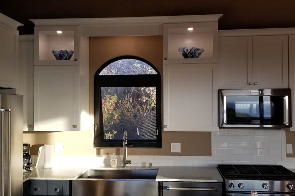 Photo of Kitchen in Seagrape Hill
