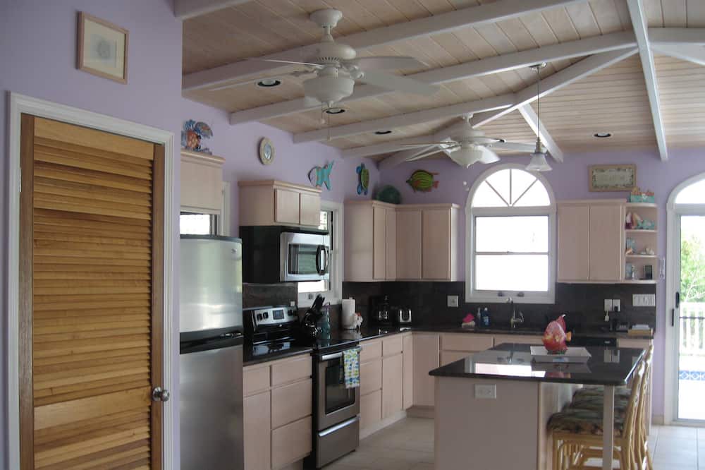 Photo of Kitchen in Seagrape Hill