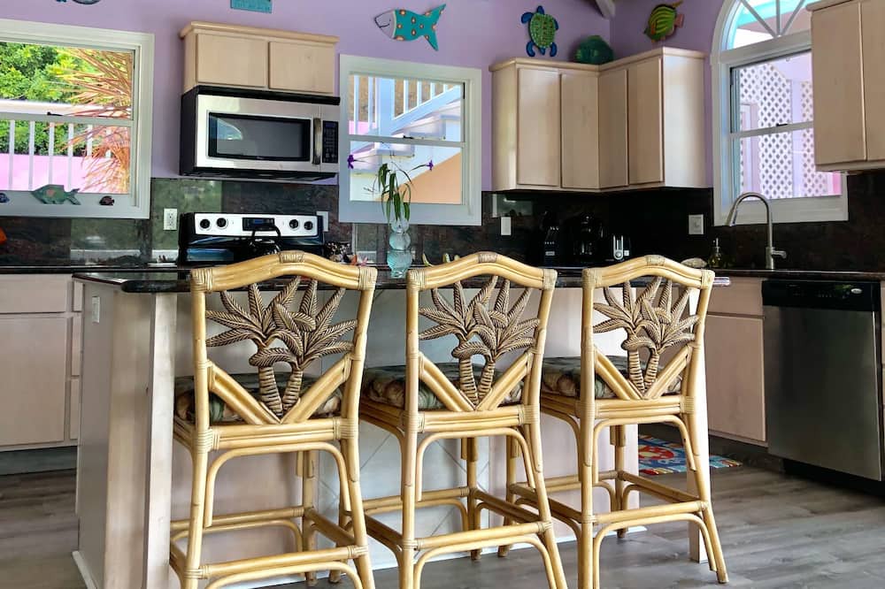 Photo of Kitchen in Seagrape Hill