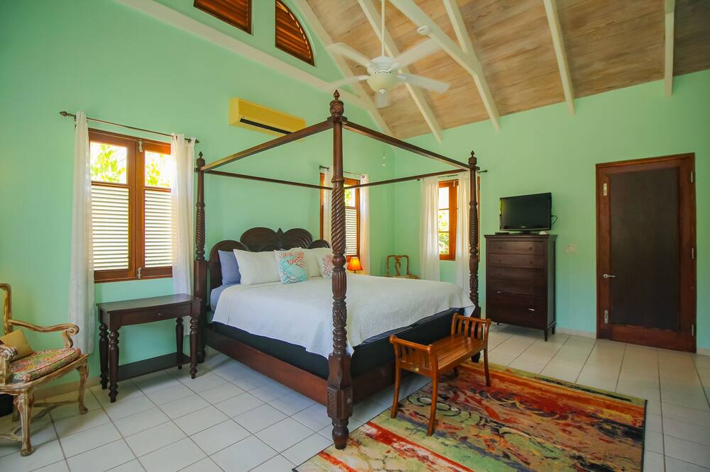Photo of Bedroom in Estate Shoys