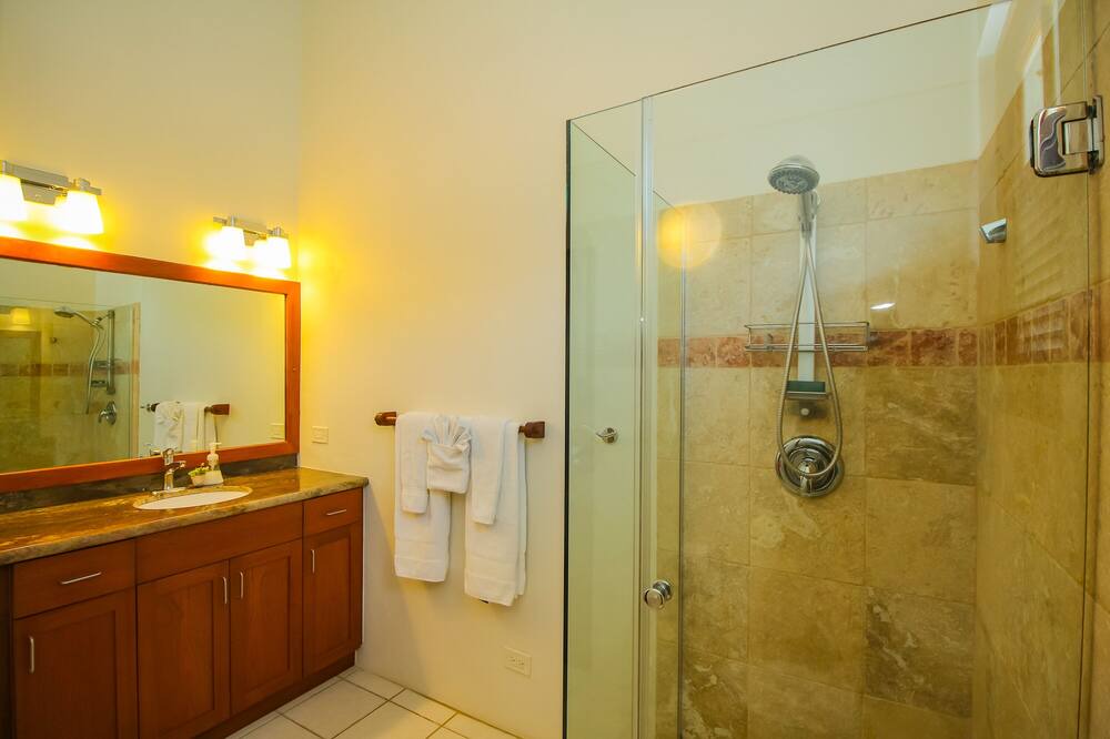 Photo of Bathroom in Estate Shoys