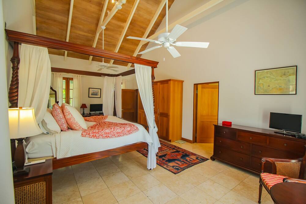 Photo of Bedroom in Estate Shoys