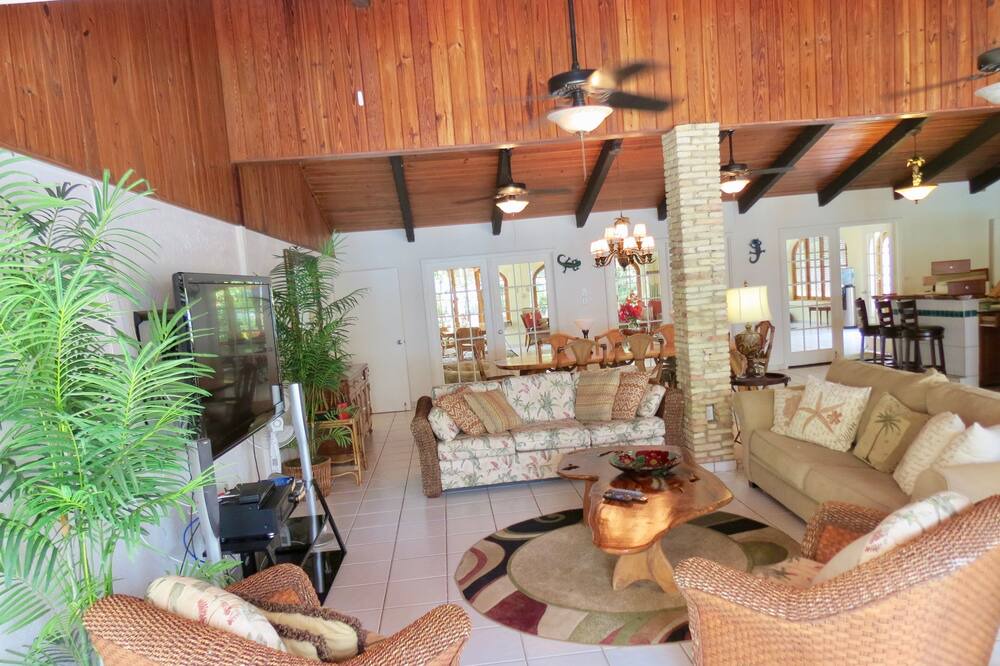 Photo of Livingroom in Cotton Valley Shores