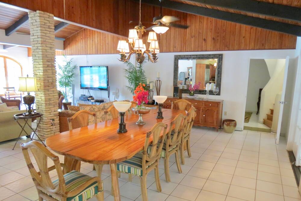 Photo of Livingroom in Cotton Valley Shores