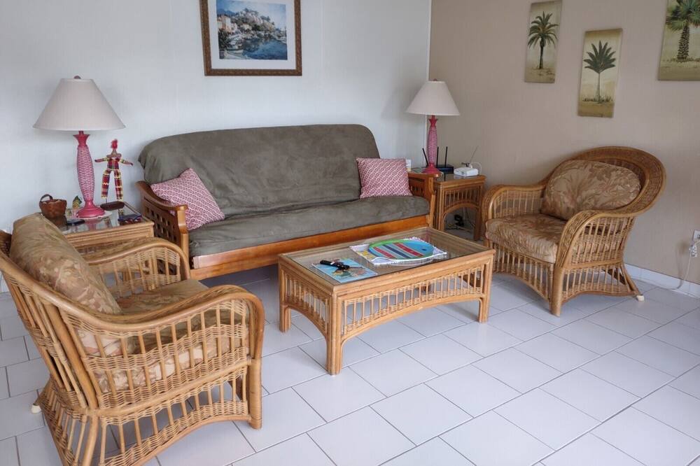 Photo of Livingroom in Estate Golden Rock