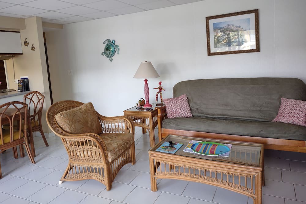 Photo of Livingroom in Estate Golden Rock
