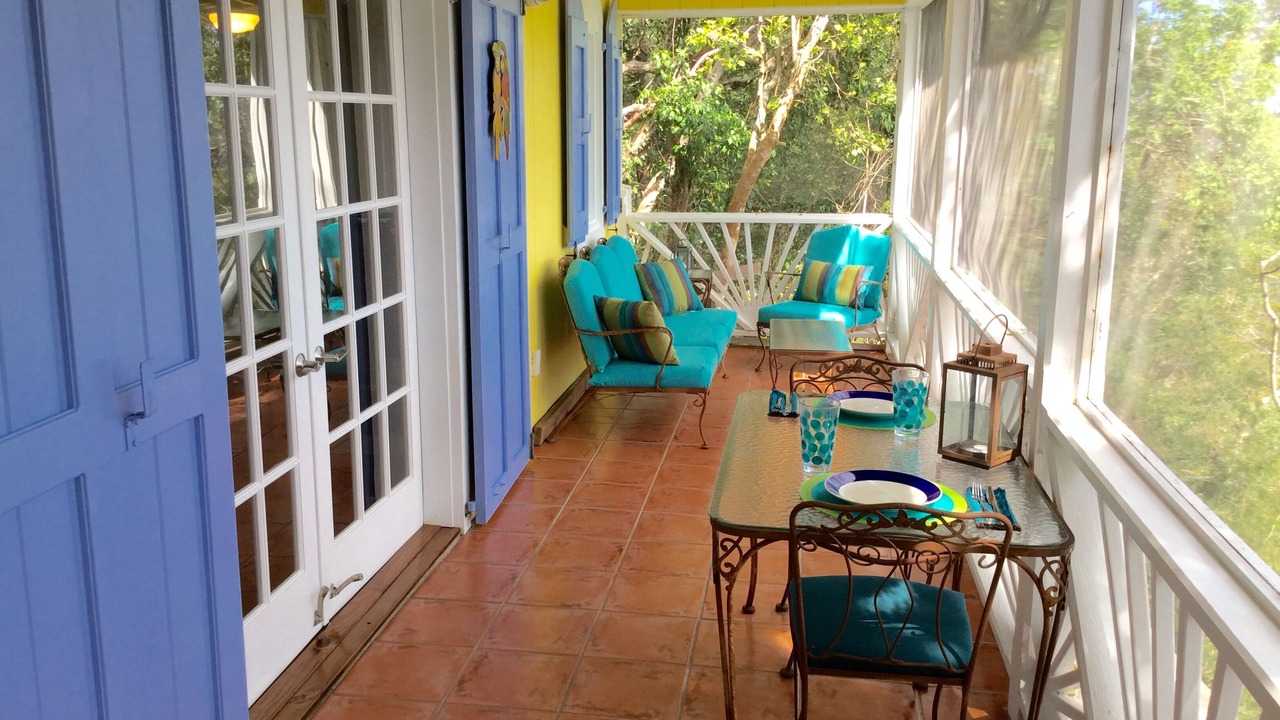 Photo of Patio Balcony in Bordeaux Mountain