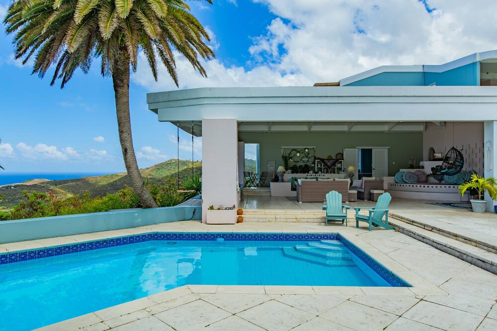 Photo of Outdoor in Estate Betsys Jewel