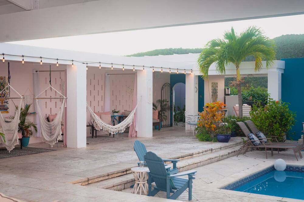 Photo of Outdoor in Estate Betsys Jewel