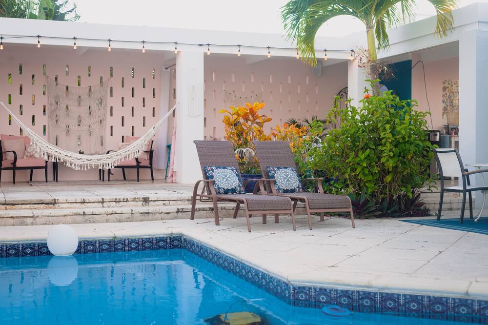 Photo of Outdoor in Estate Betsys Jewel