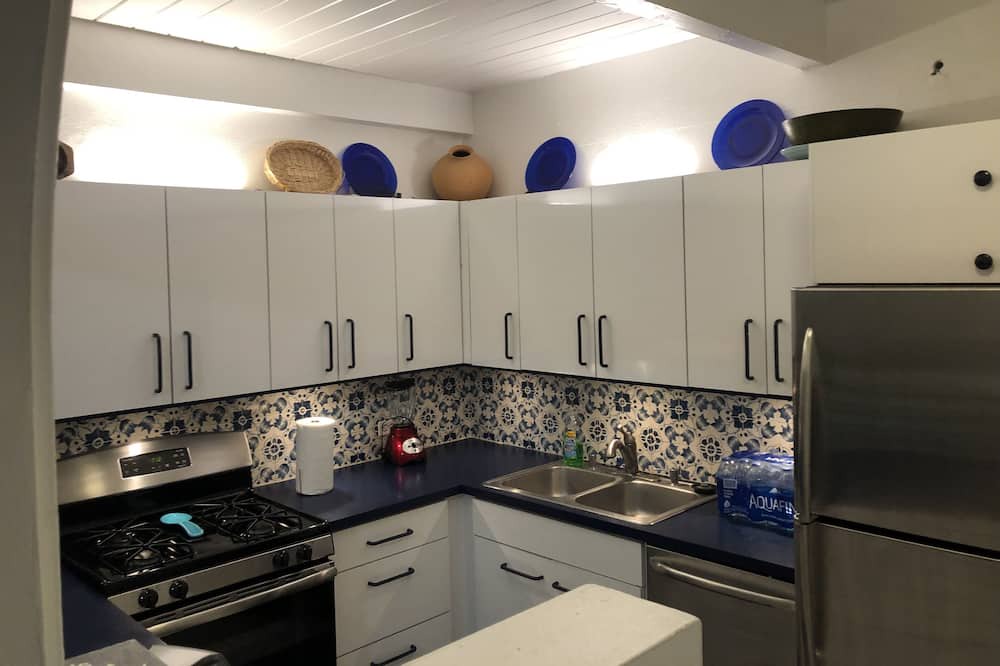 Photo of Kitchen in Estate Betsys Jewel