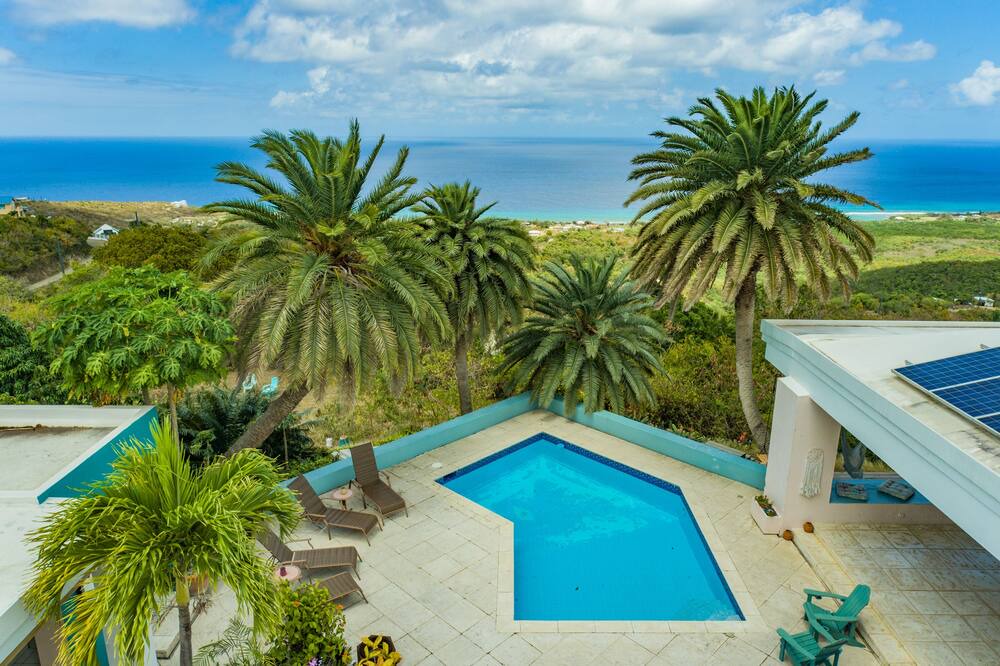 Photo of Outdoor in Estate Betsys Jewel