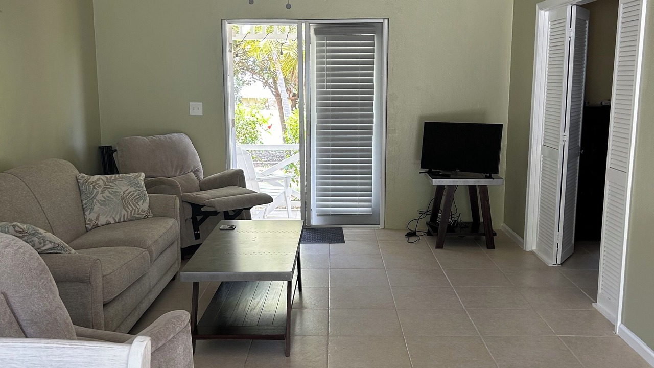 Photo of Livingroom in Chenay Bay