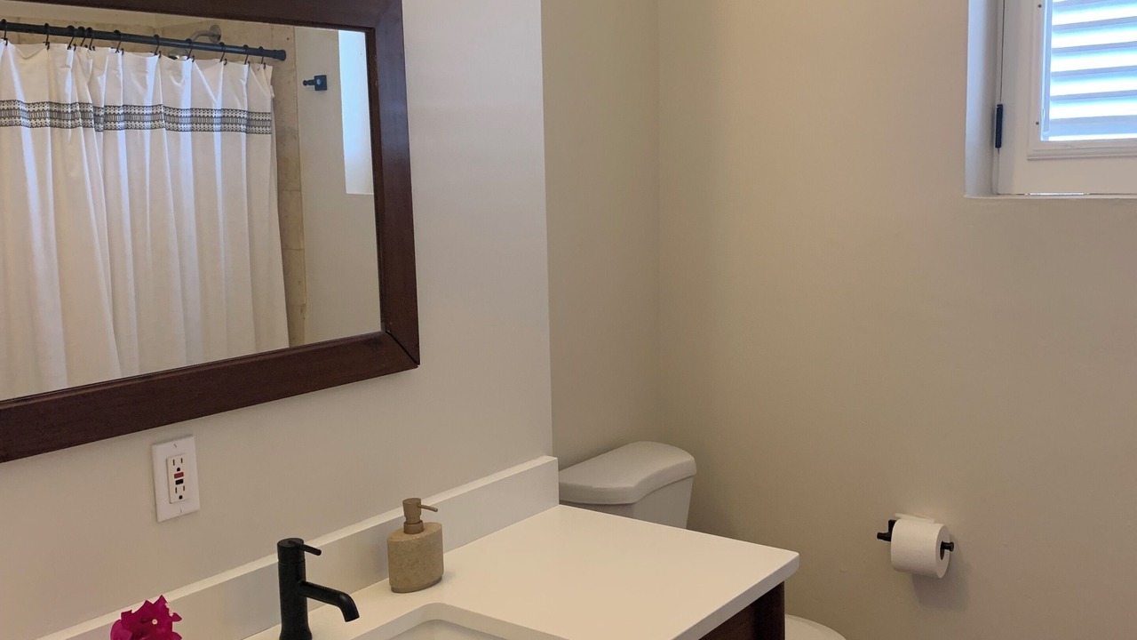 Photo of Bathroom in Estate Queens Quarter