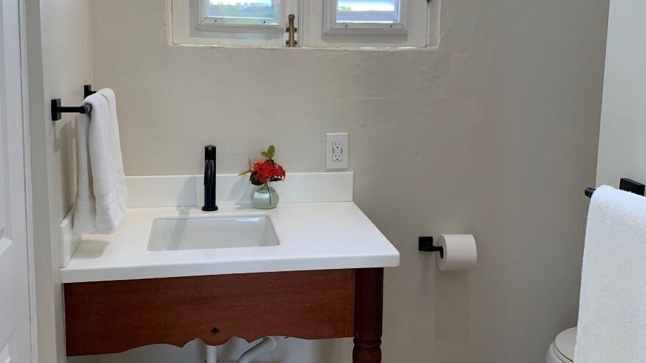 Photo of Bathroom in Estate Queens Quarter