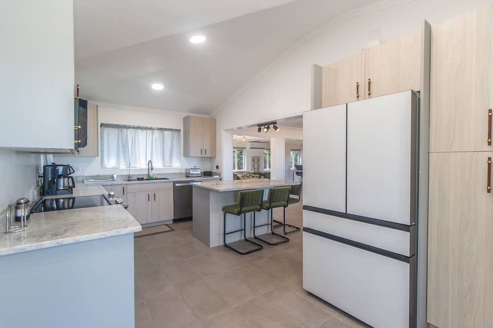 Photo of Kitchen in Estate Little Princess South