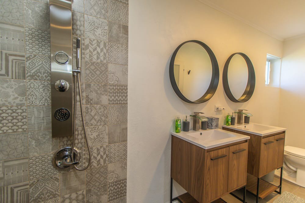 Photo of Bathroom in Estate Little Princess South