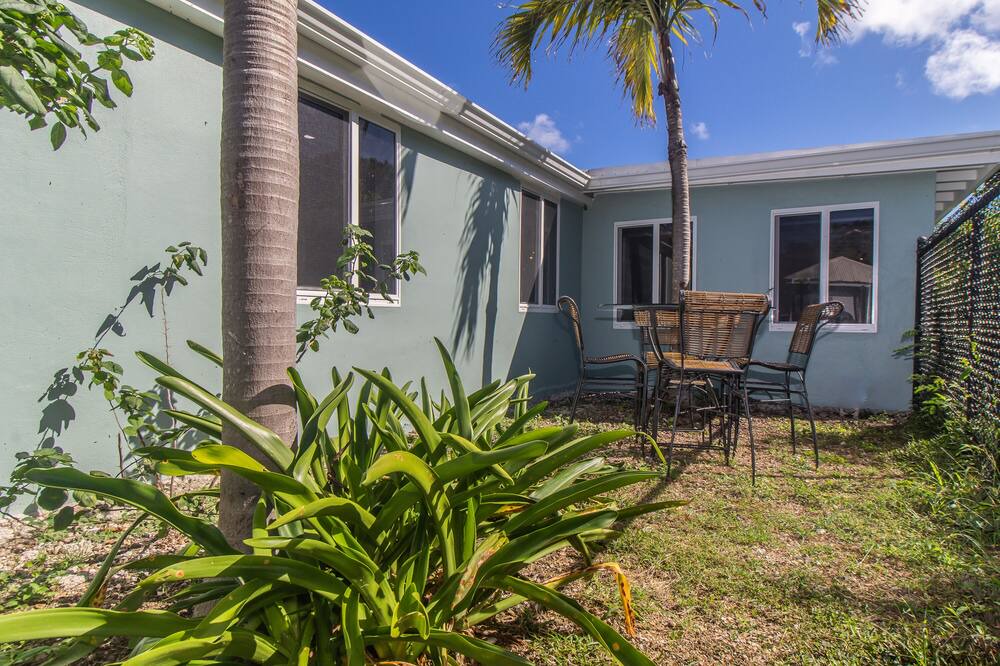 Photo of Outdoor in Estate Little Princess South