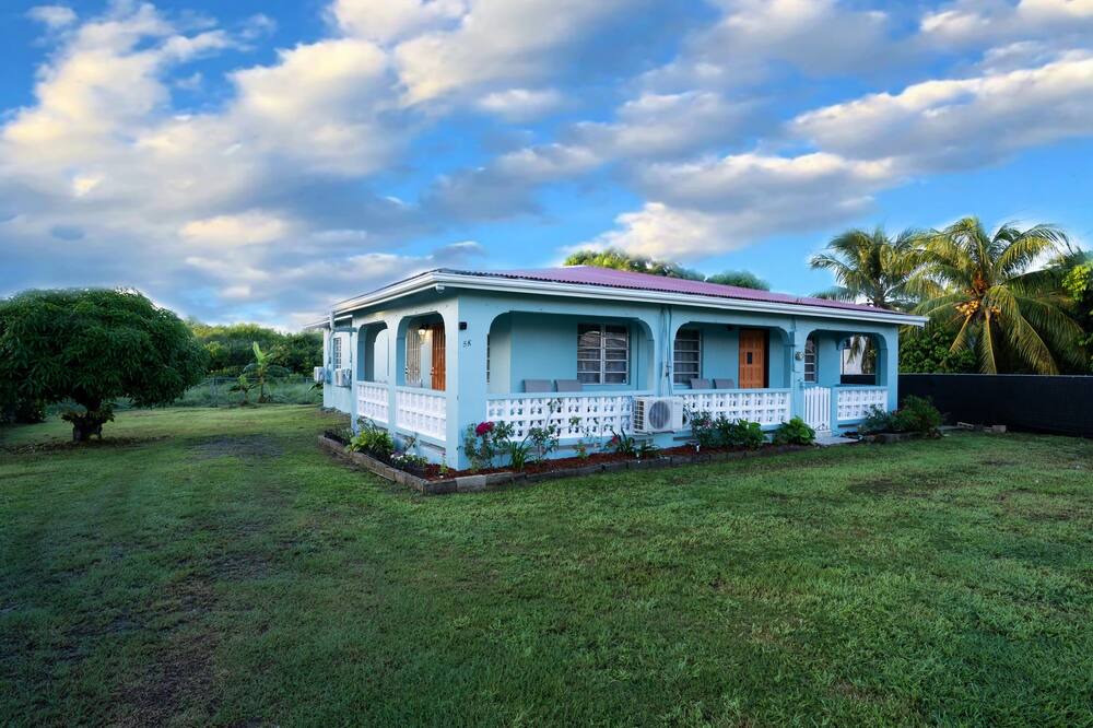 Photo of Outdoor in Estate Upper Love