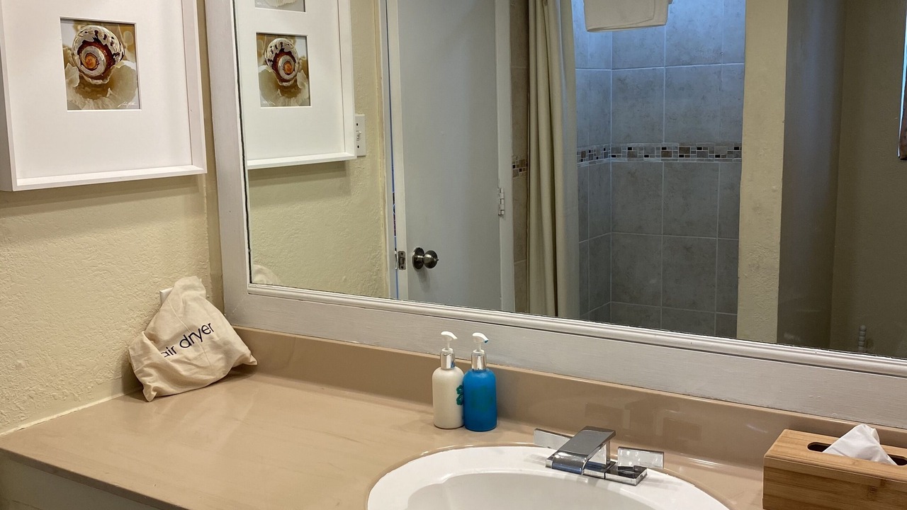 Photo of Bathroom in Bolongo Bay