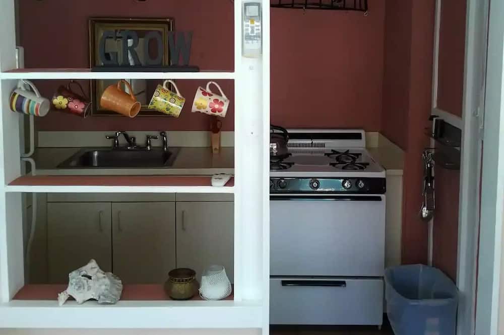 Photo of Kitchen in Estate Smith Bay
