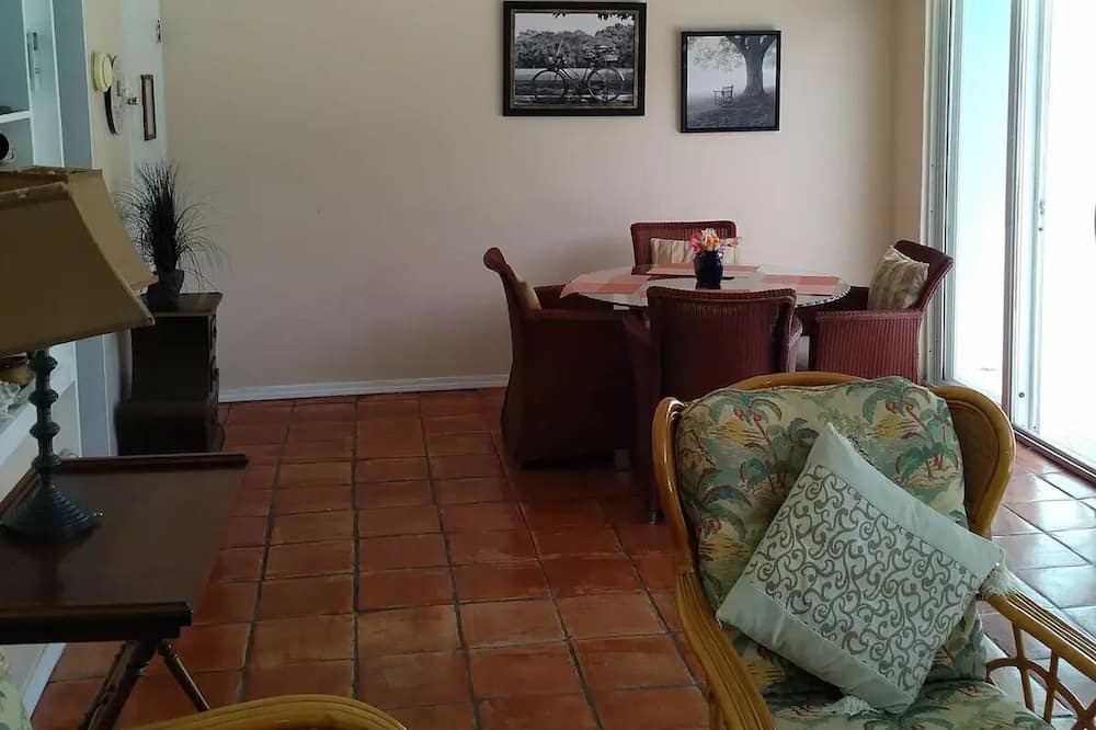 Photo of Others in Estate Smith Bay
