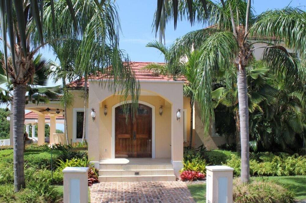 Photo of Others in Estate Little Saint Thomas