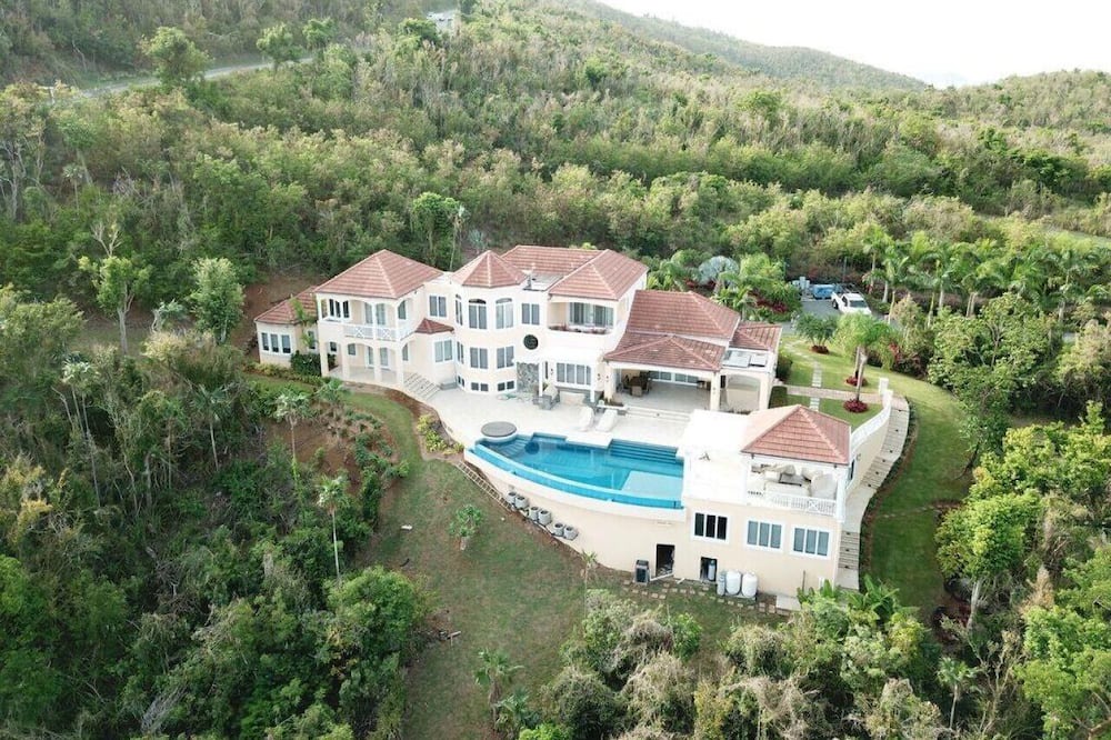 Photo of Others in Estate Little Saint Thomas