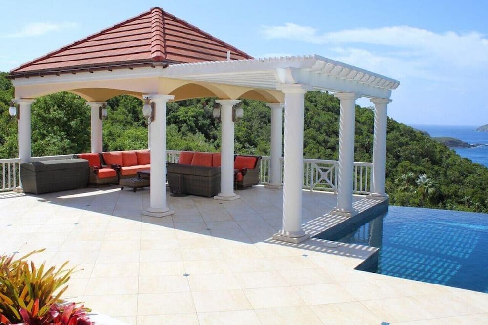 Photo of Others in Estate Little Saint Thomas