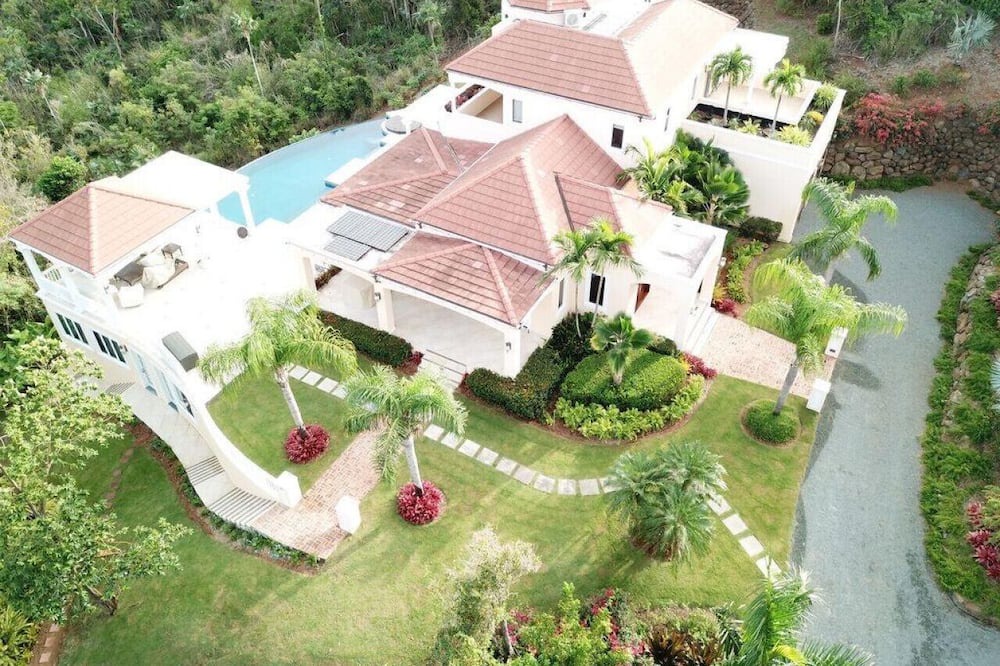 Photo of Others in Estate Little Saint Thomas