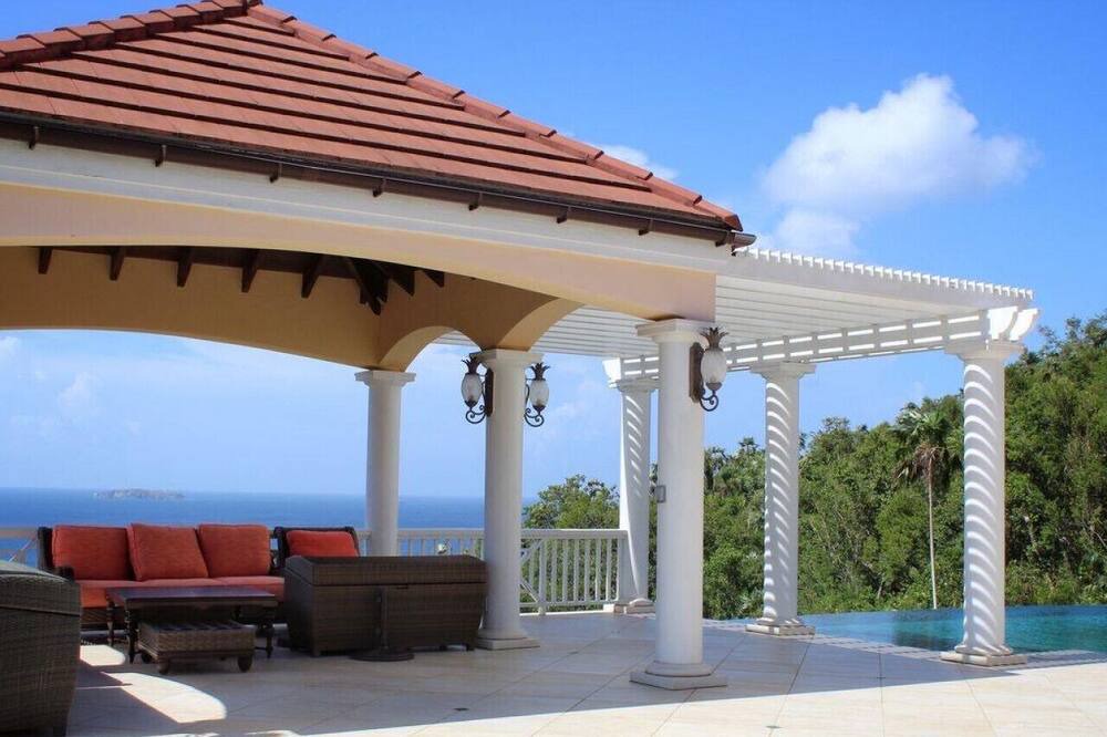 Photo of Others in Estate Little Saint Thomas