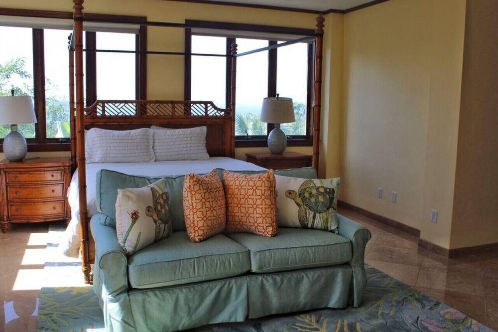 Photo of Others in Estate Little Saint Thomas