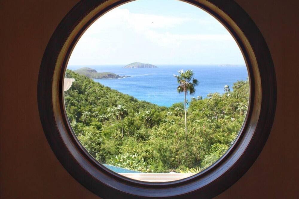 Photo of Others in Estate Little Saint Thomas