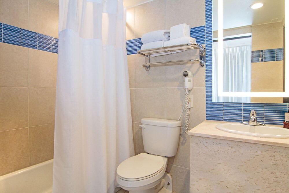 Photo of Bathroom in Estate Demarara