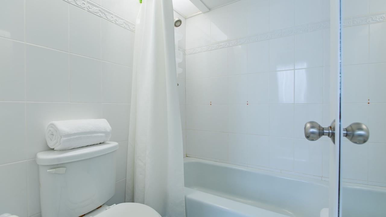 Photo of Bathroom in Estate East Street