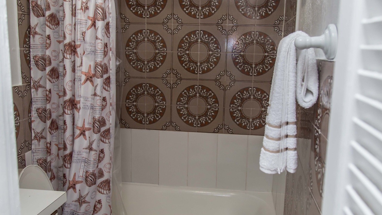 Photo of Bathroom in Estate Kings Quarter