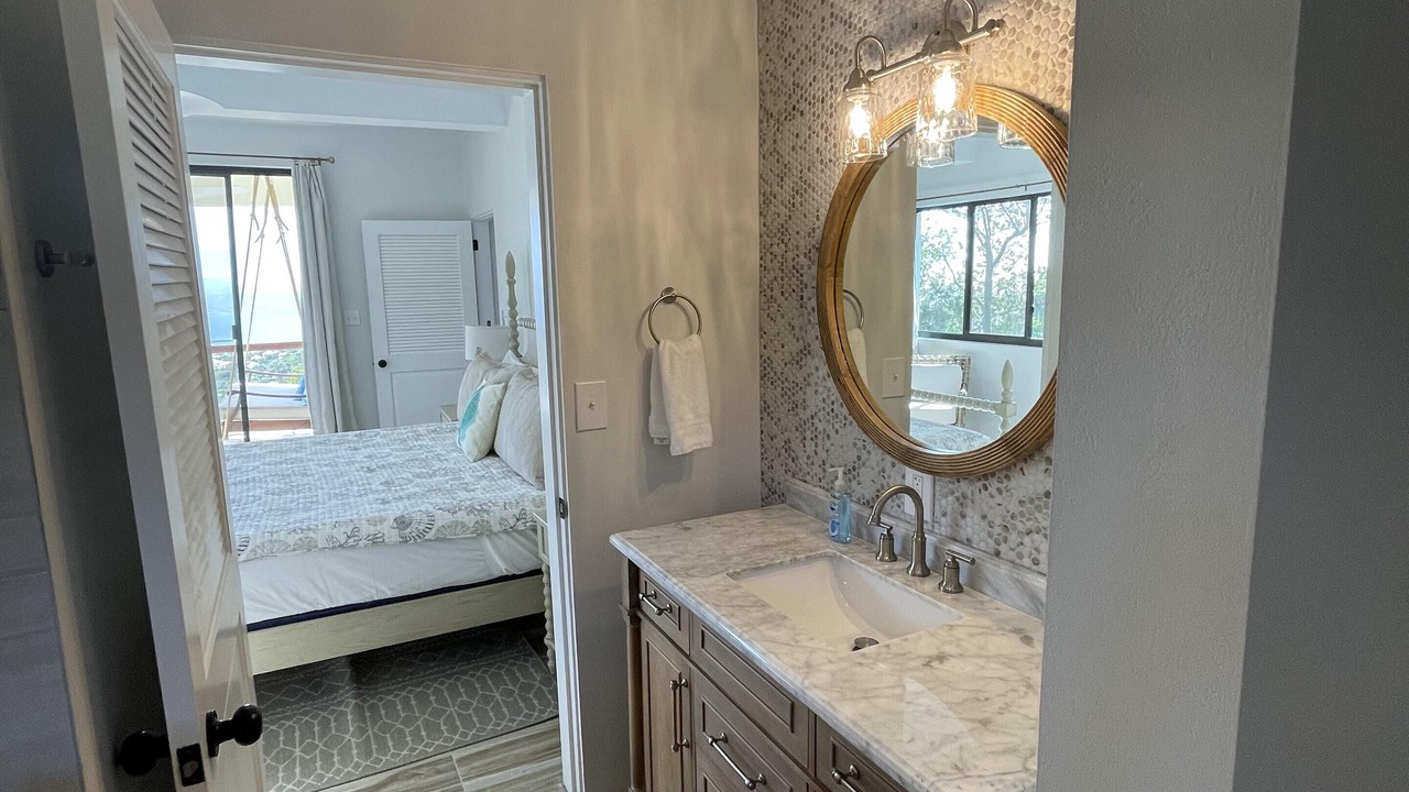 Photo of Bathroom in Estate Parcel of Gift and Regenback
