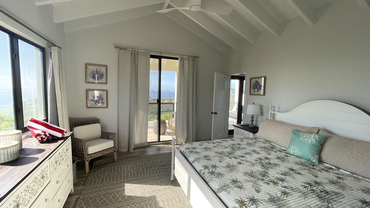 Photo of Bedroom in Estate Parcel of Gift and Regenback