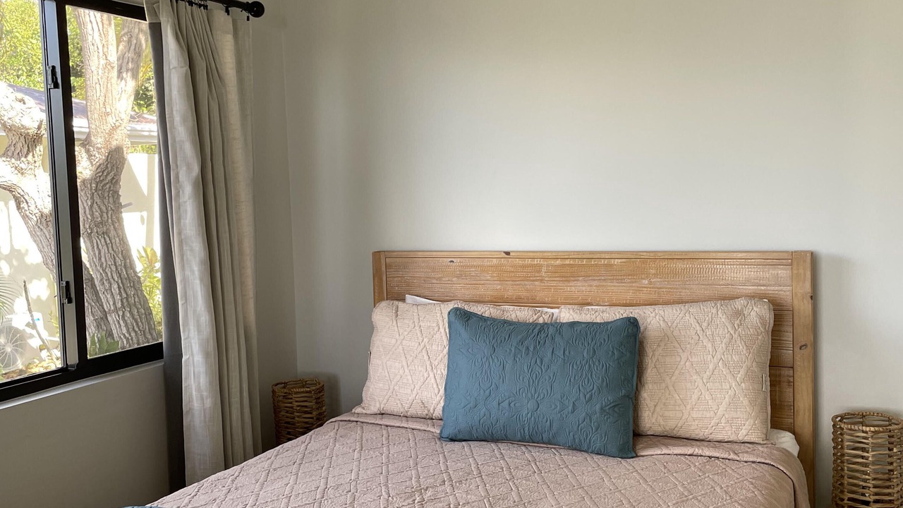 Photo of Bedroom in Estate Parcel of Gift and Regenback